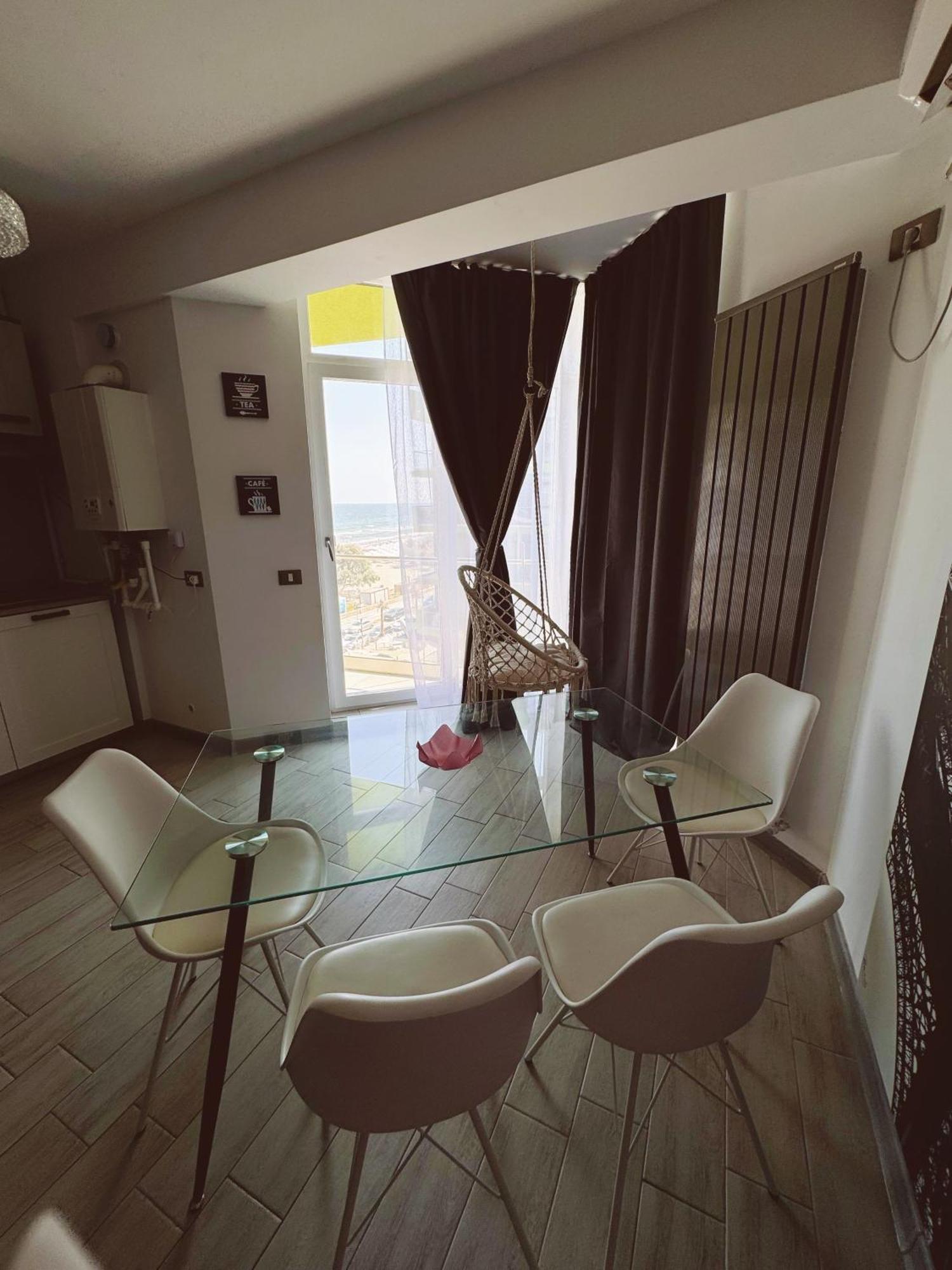Desiree Beach Apartment Năvodari Exteriér fotografie
